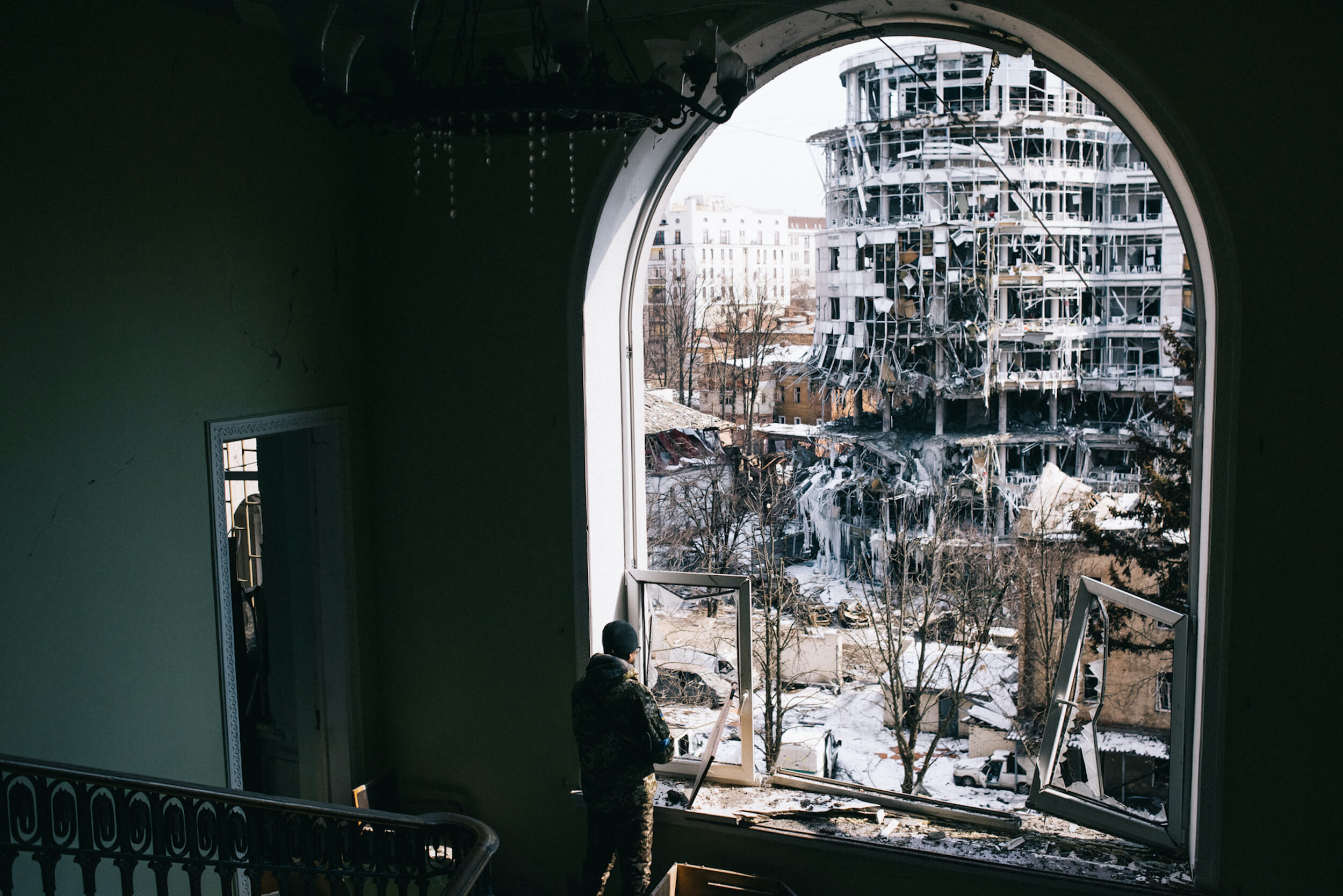 Destroyed building of the Kharkiv Regional State Administration which was destroyed by air bomb. Kharkiv, 16 March, 2022 Зруйнована будівля облдержадміністрації, Харків, 16 березня
